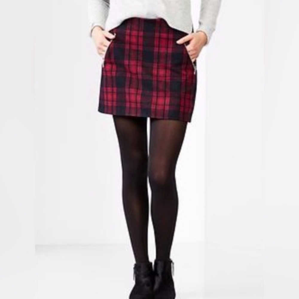 GAP Red Plaid Wool Zip Pocket Mini Skirt. Size 14. NWT